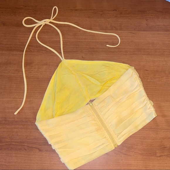 💛harlie halter top in yellow💛 - Picture 9 of 10